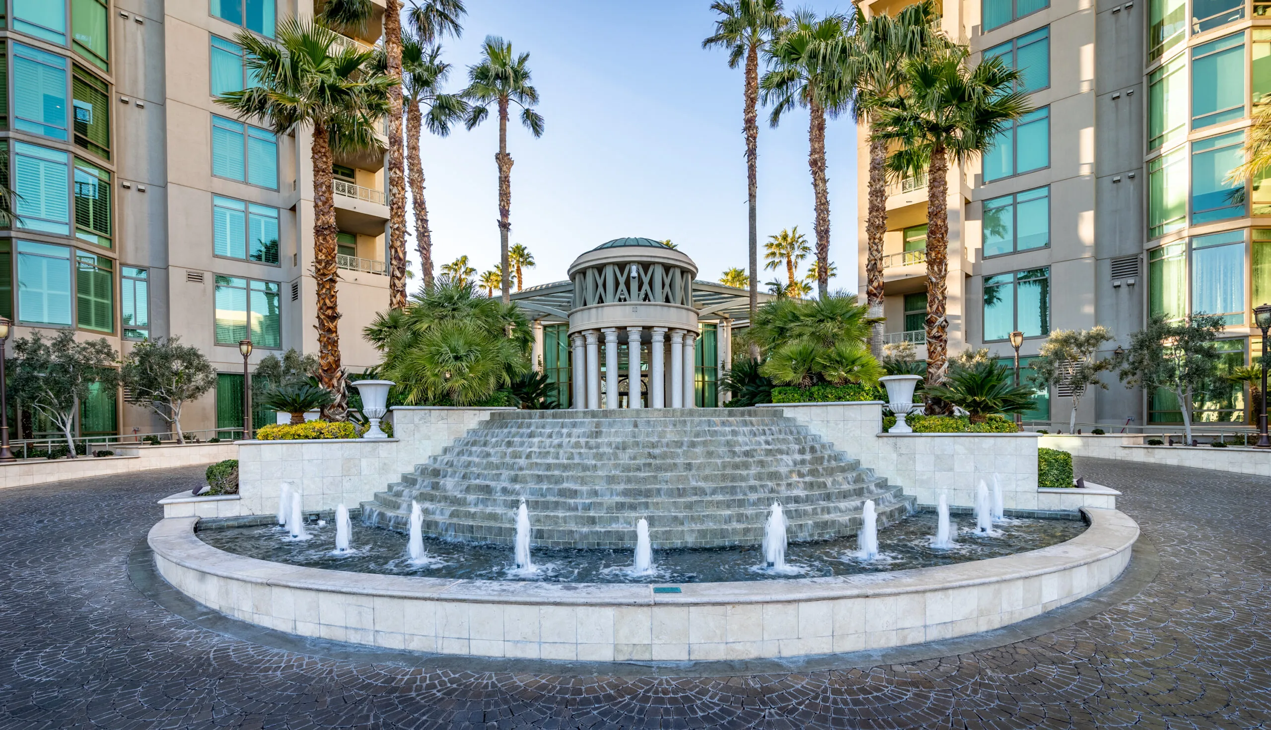The rotunda and fountain at the entrance