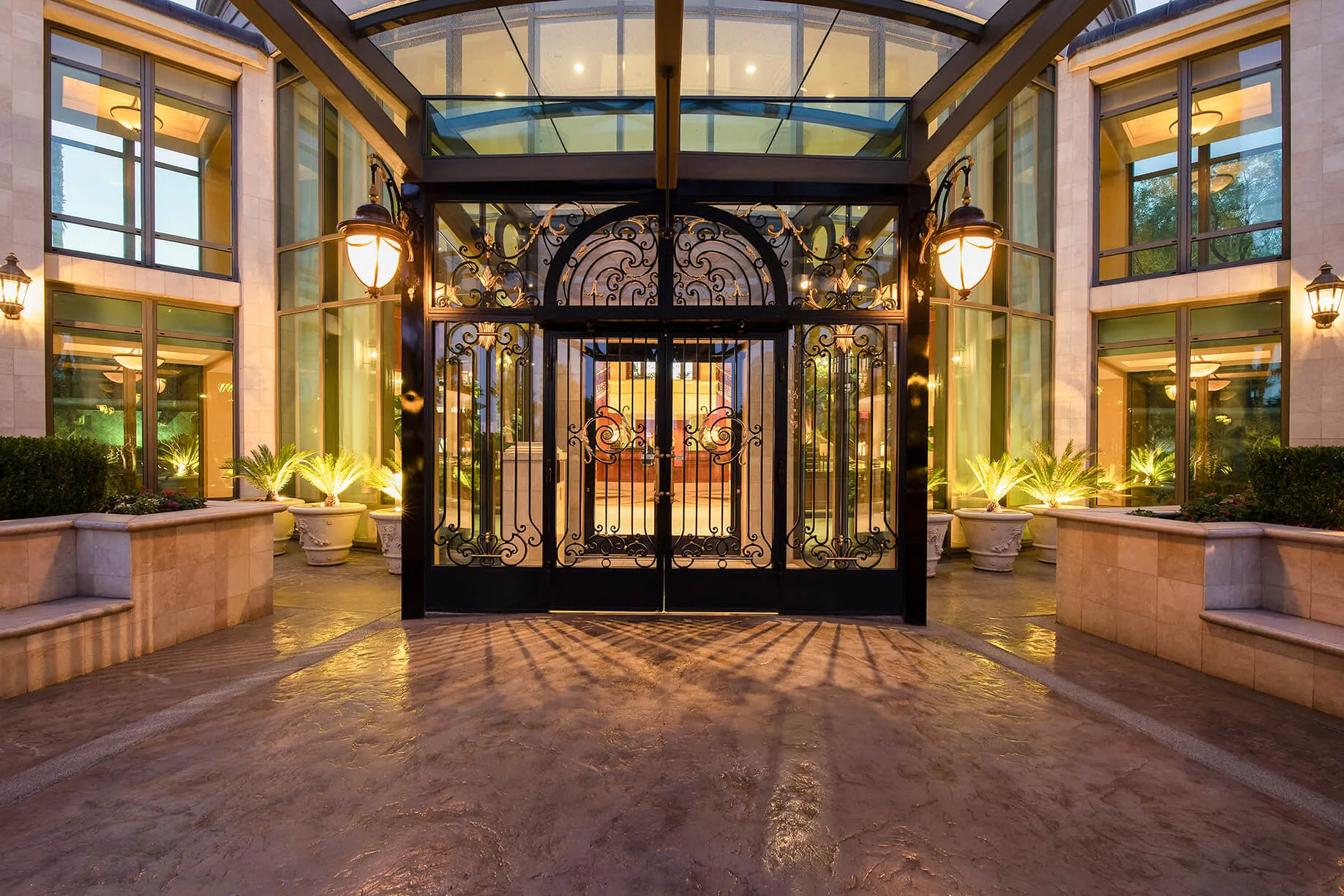 The entrance and concierge